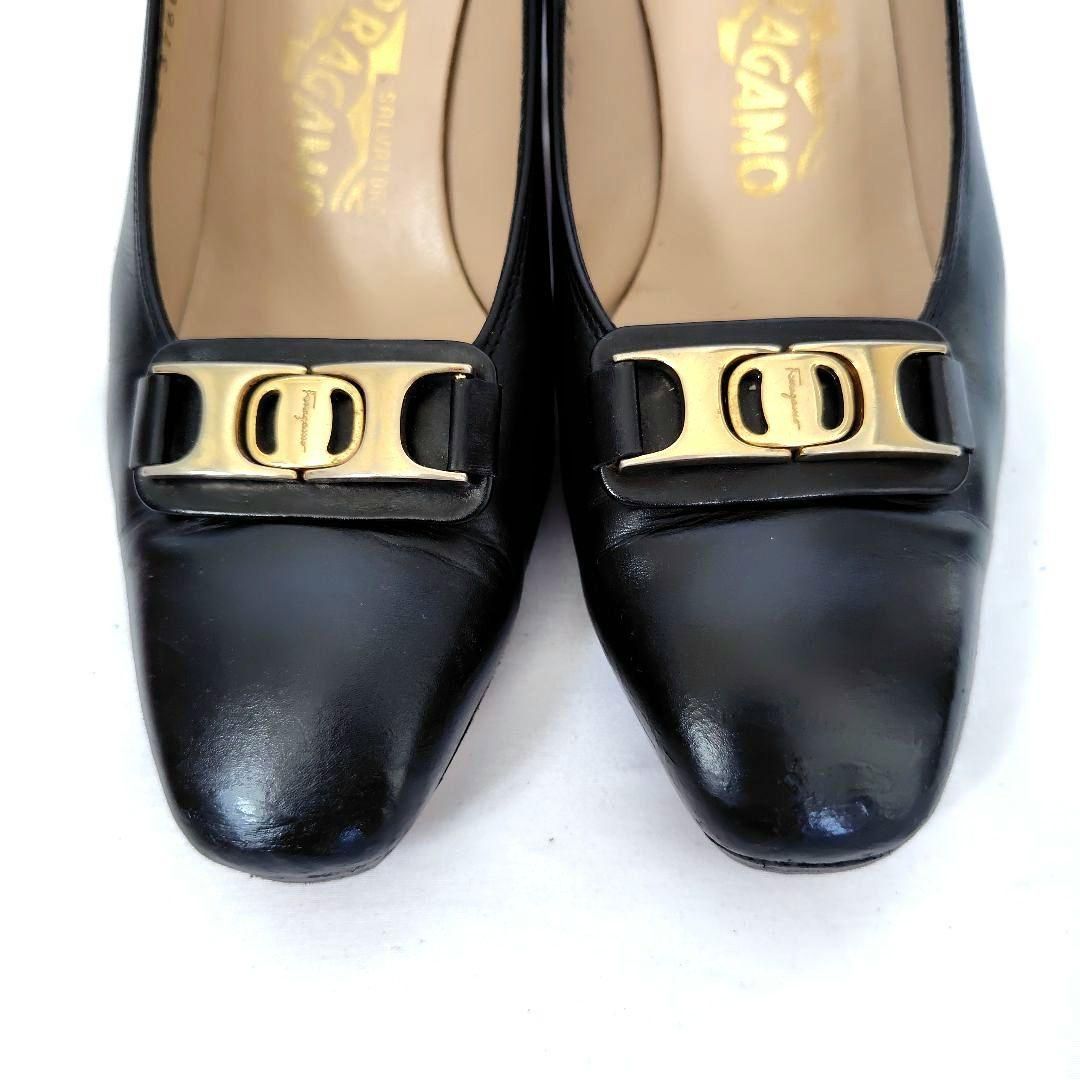 ピース美品❤箱付き☆【Ferragamo】4連ヴァラプレート パンプス 黒 Ferragamo【フェラガモ】ヴァラプレート ブラックパンプス