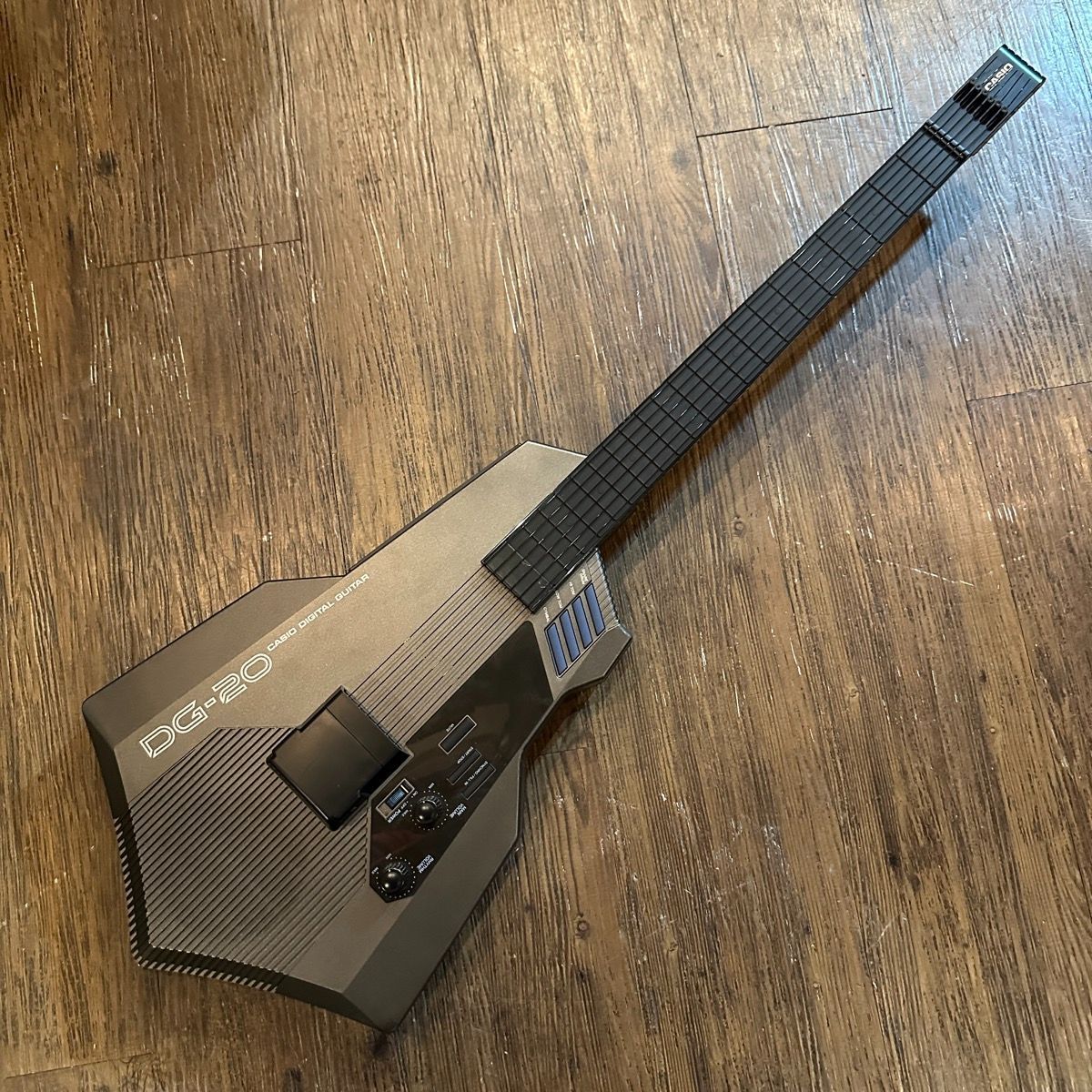 Casio DG-20 Vintage 80 s Digital MIDI Controller Guitar Synthesizer カシオ エレキギター シンセサイザー