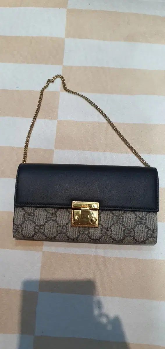 GUCCI グッチ パドロック チェーン 財布