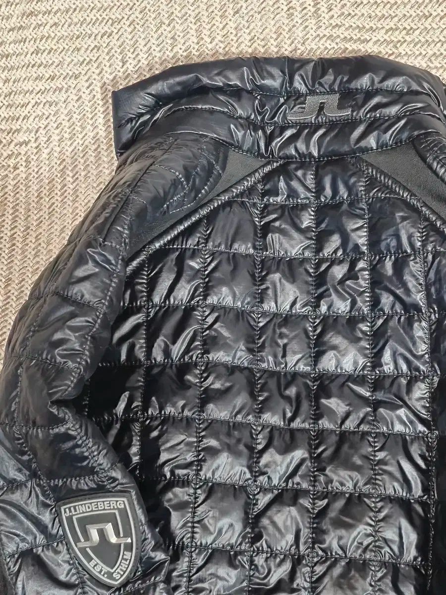 ゴルフ 軽量ダウン