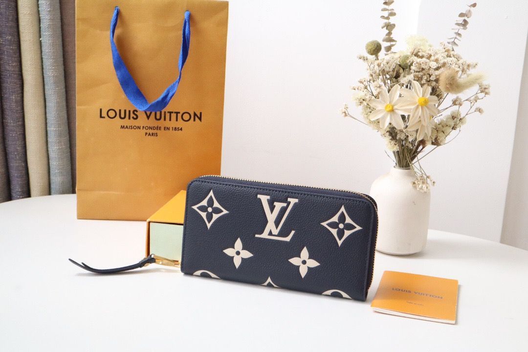 LOUIS VUITTON ルイヴィトン モノグラムジッピーウォレット 長財布