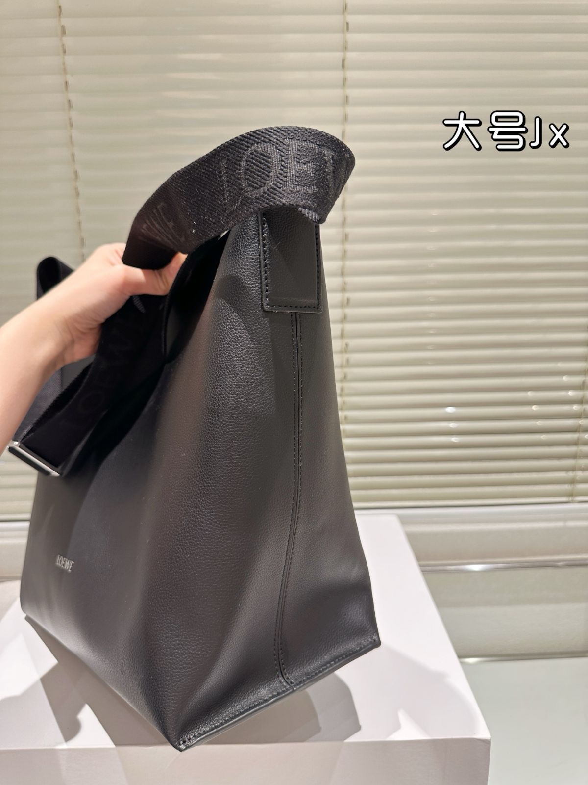 【LOEWE】Small Cubi crossbody bag クロスボディバッグ 今日特価】Loewe Cubi Crossbody Bag ロエベ クビ クロスボディ