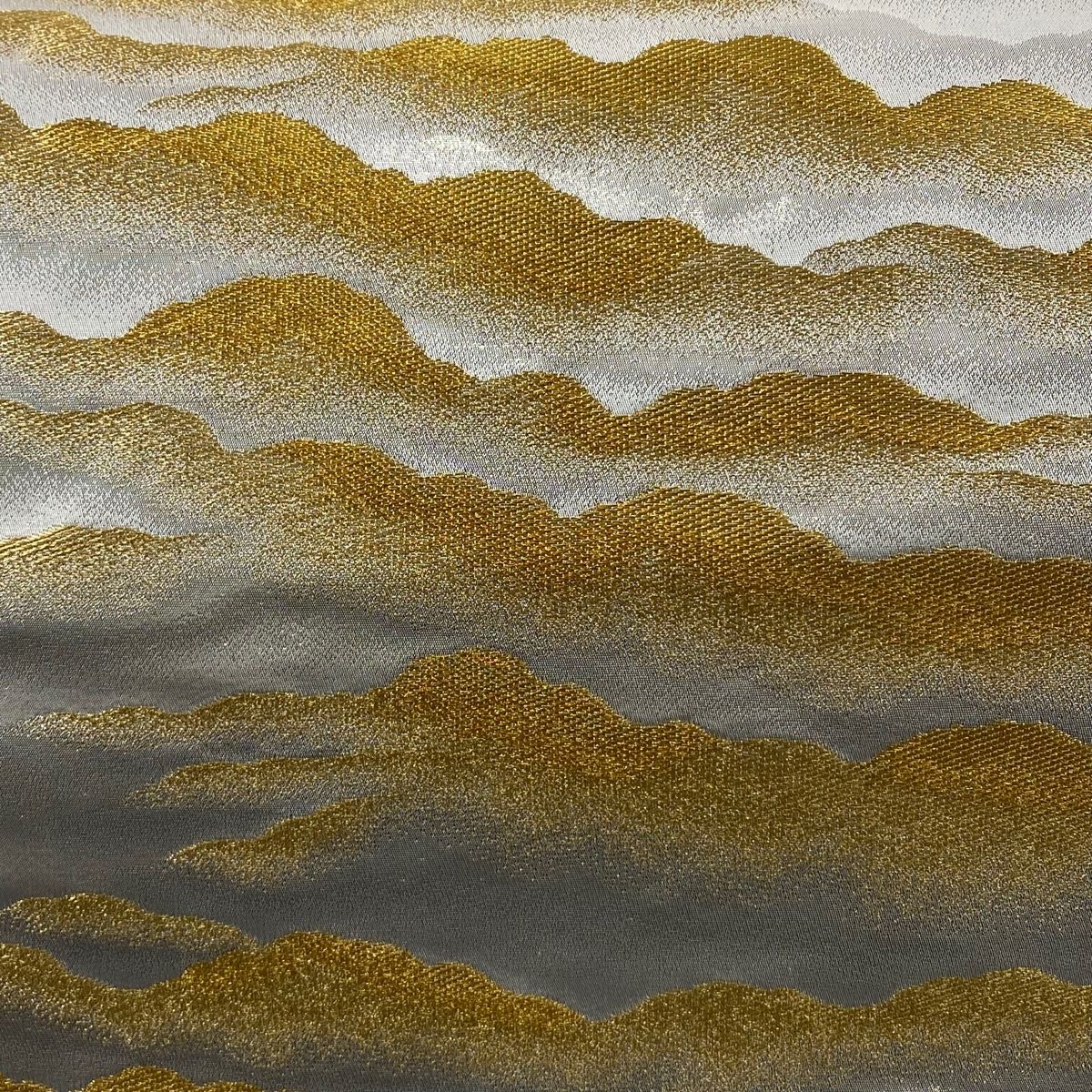 袋帯 横山大観 落款 朝陽霊峰 瑞雲 金糸 プラチナ箔 銀色 全通 正絹