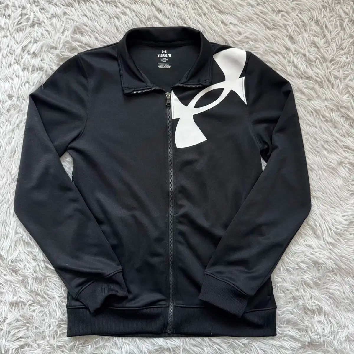 アンダーアーマー・ジップアップ・ブラック・Lサイズ アンダーアーマー（UNDER ARMOUR）（メンズ）ジャケット 撥水