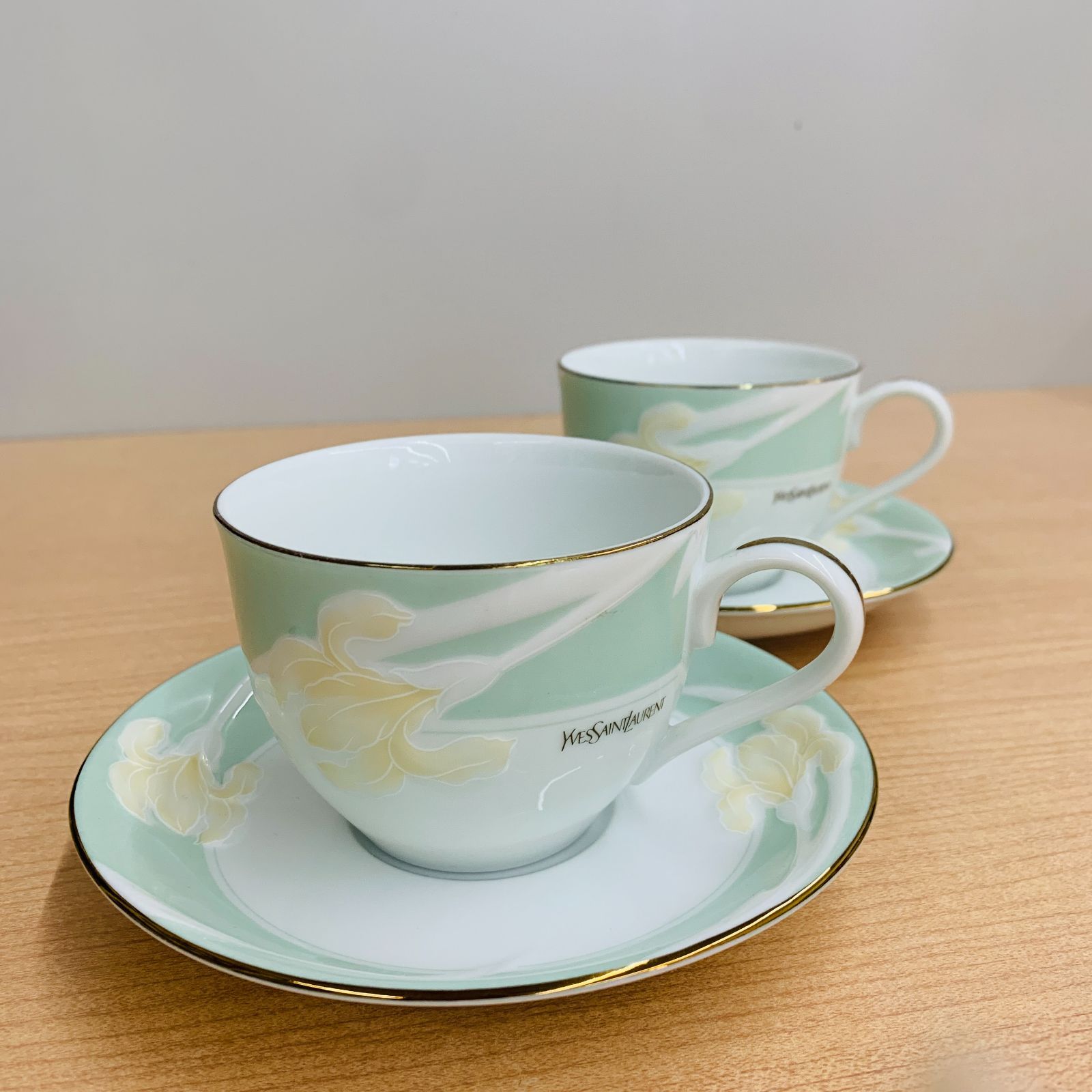 新品☆イブサンローラン☆ティーカップ5客セット イブサンローラン YSL ティーカップ ソーサー セット 食器 - メルカリ