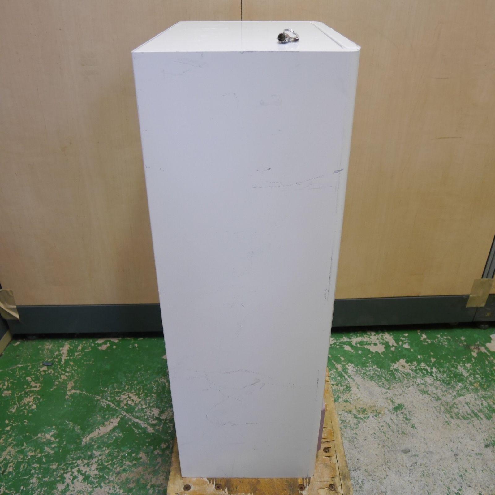 鍵付き Daito ダイト 手動式 自動 販売機 DF-5 トレカ トレーディング カード 自販機 ガチャ 遊戯王 現状品