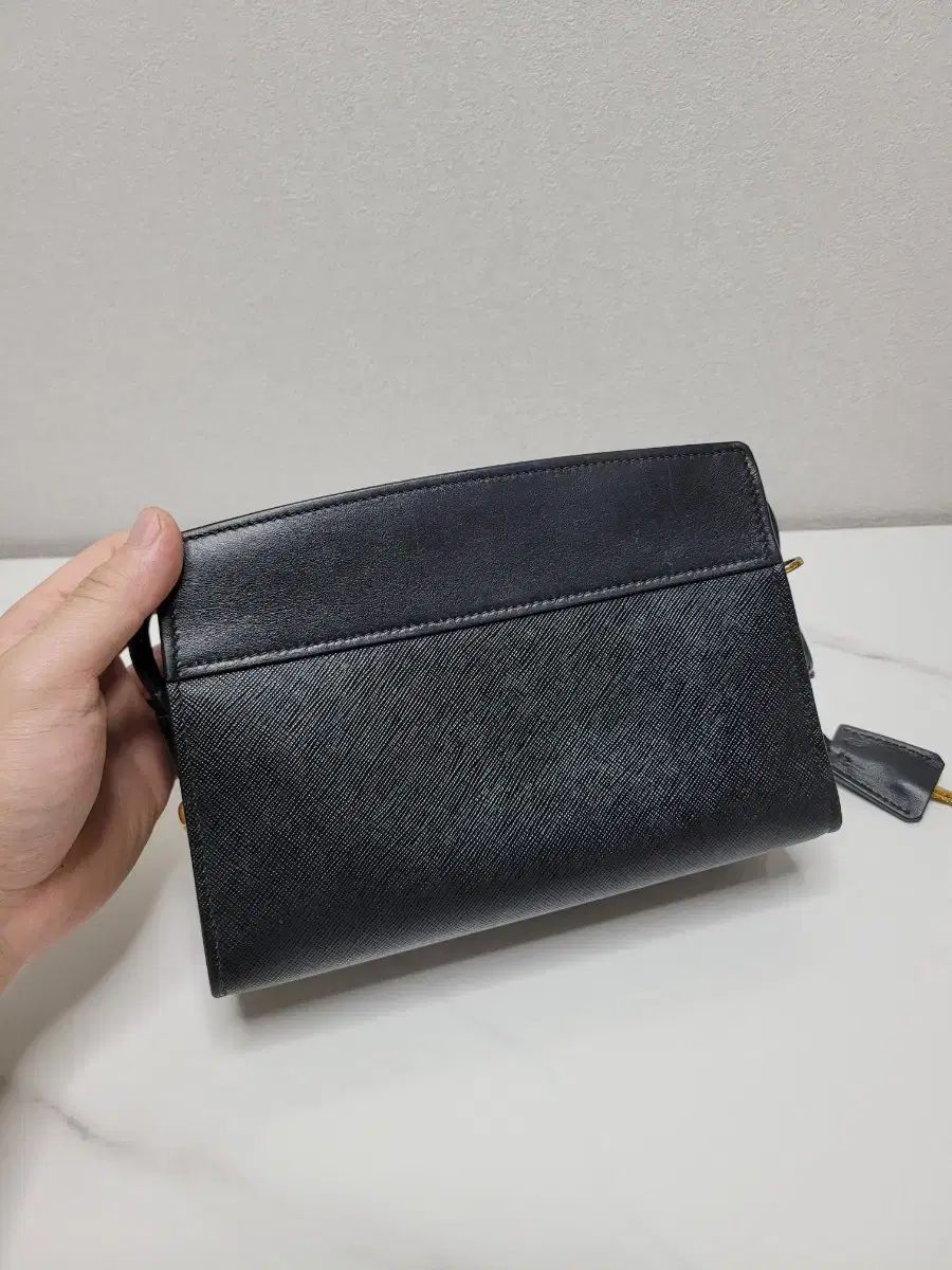 ブラック サフィアーノ