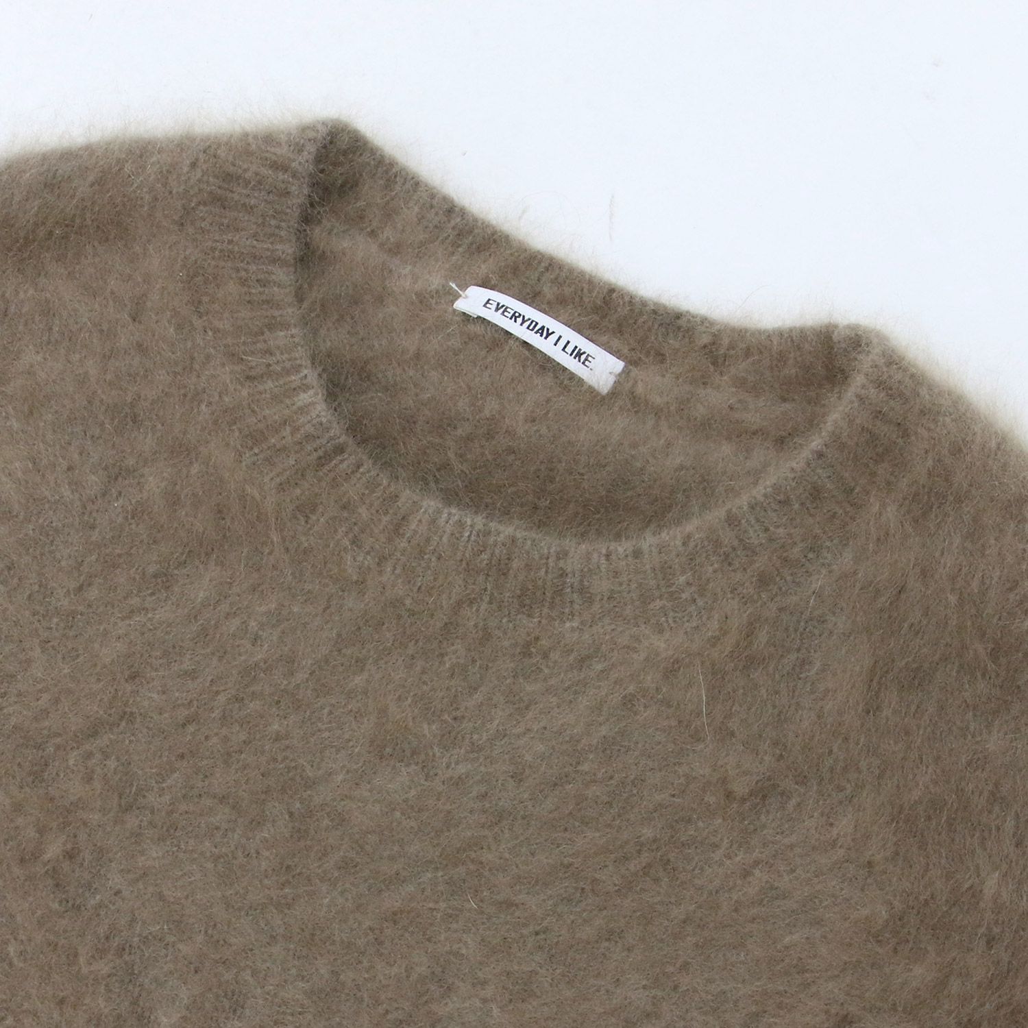 EVERYDAY I LIKE ベージュ ニット　Fluffy sweater EVERYDAY I LIKE ベージュ ニット Fluffy sweater EVERYDAY I