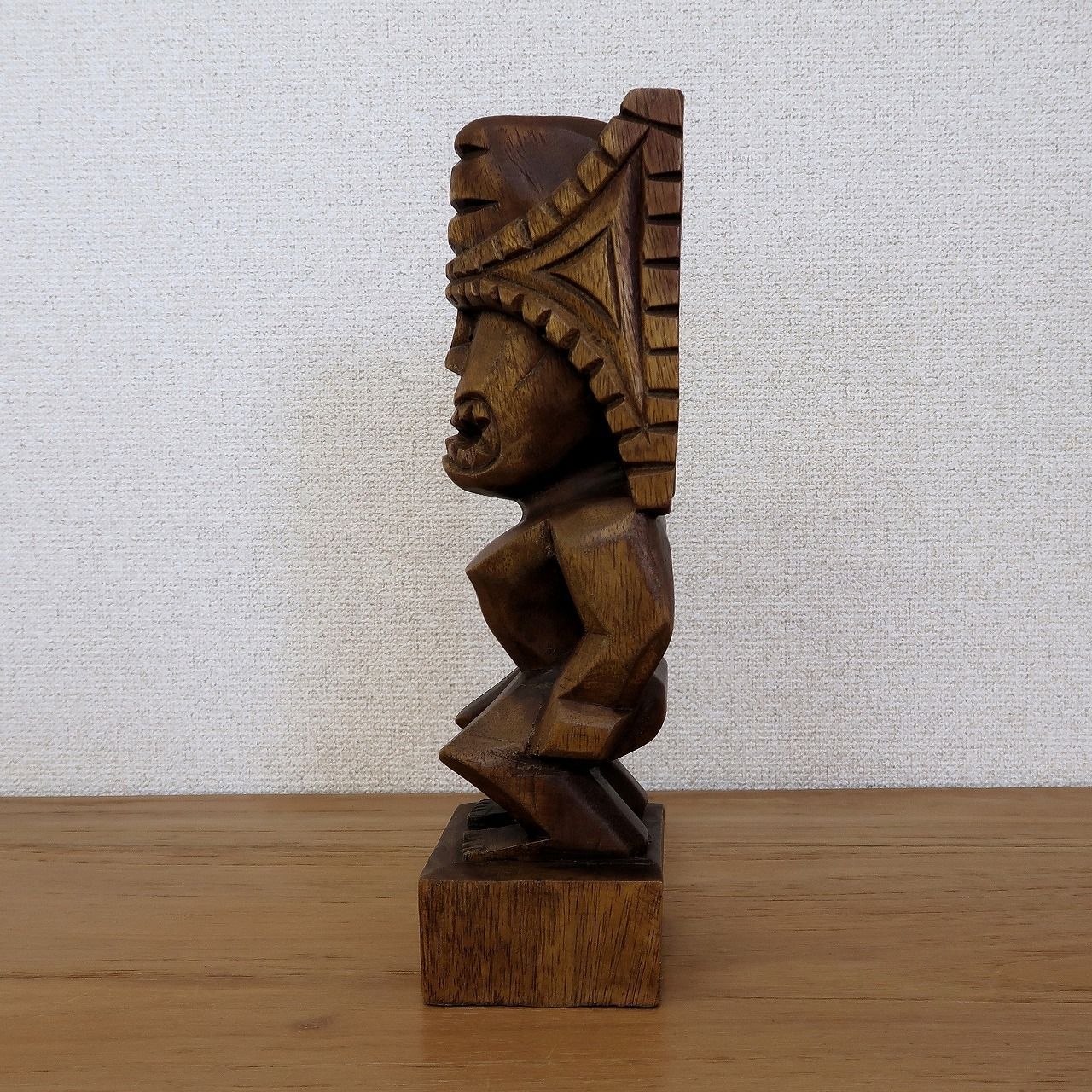 ティキの木彫りの置物 TIKI Winner 30cm 木製スワール無垢材