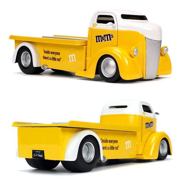 新品 🇺🇸 JADA TOYS 1:24 M&M’S YELLOW & 1947 FORD COE FLATBED  ミニカー  エムアンドエムズ イエロー チョコレート フィギュア フォード アメリカン雑貨 コレクション