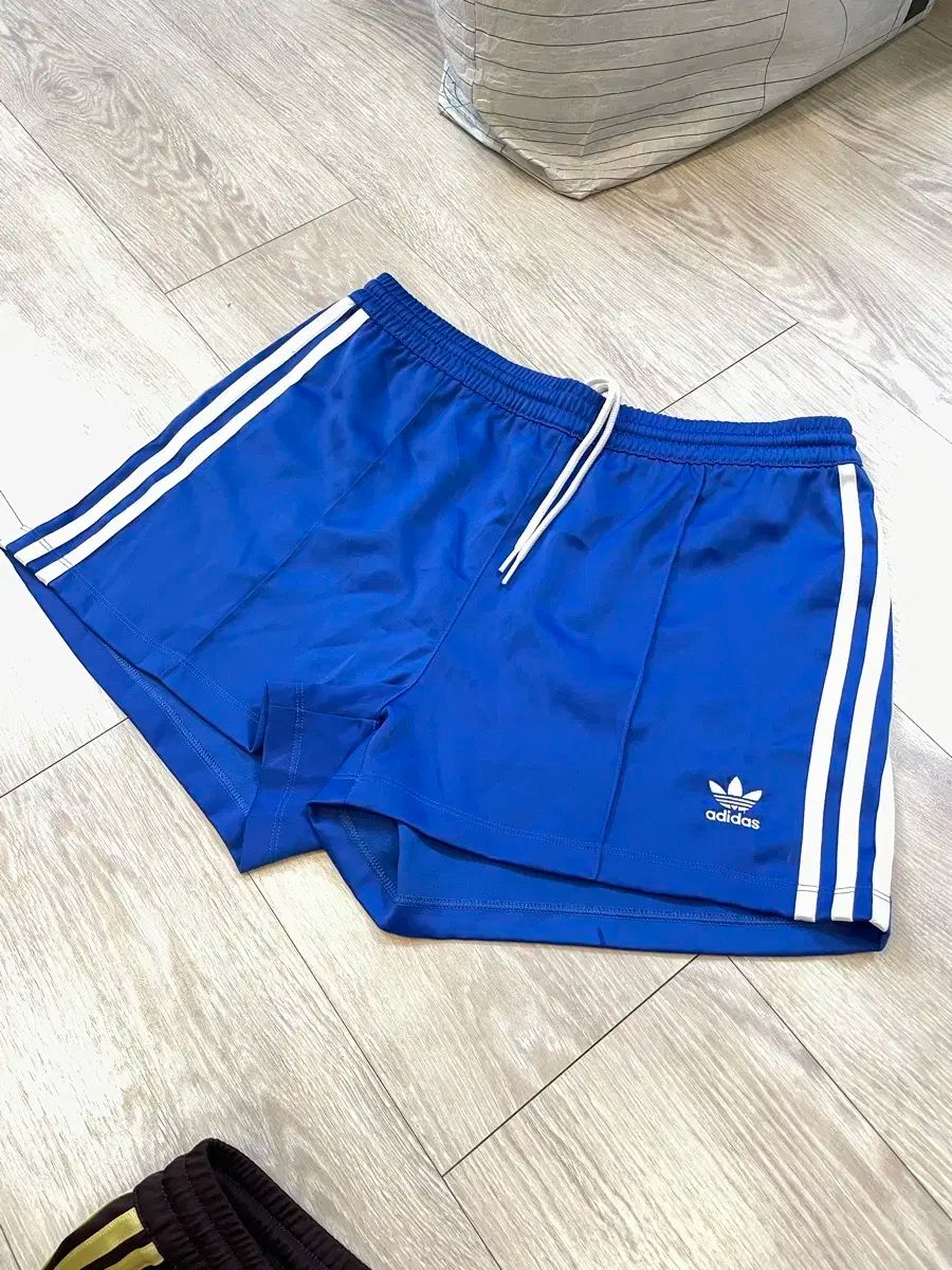ADIDAS adidas アディダス 3S サテン 半ズボン L ブルー