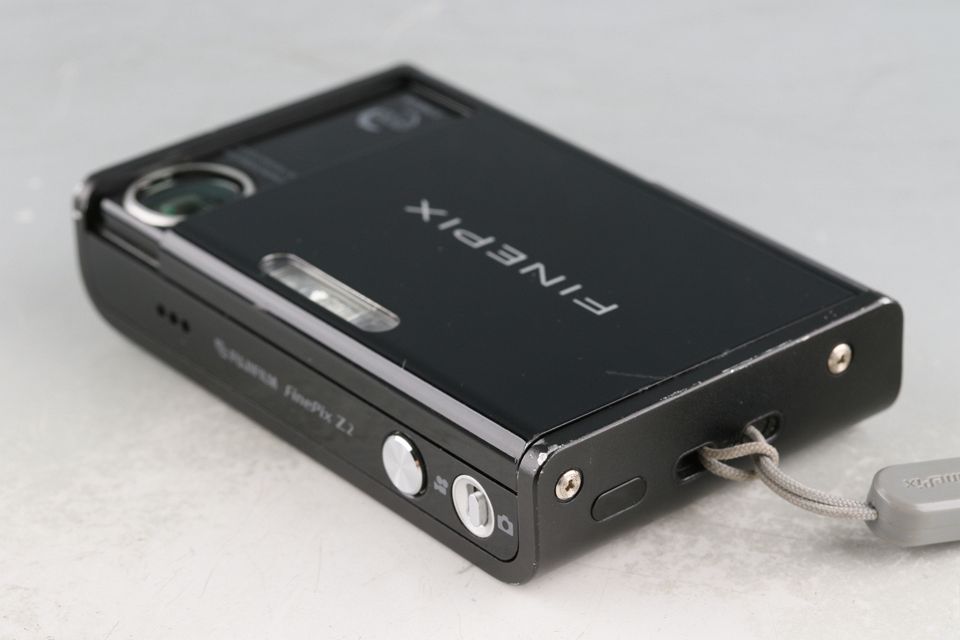 Fujifilm FinePix Z2 Digital Camera #59227J - メルカリ