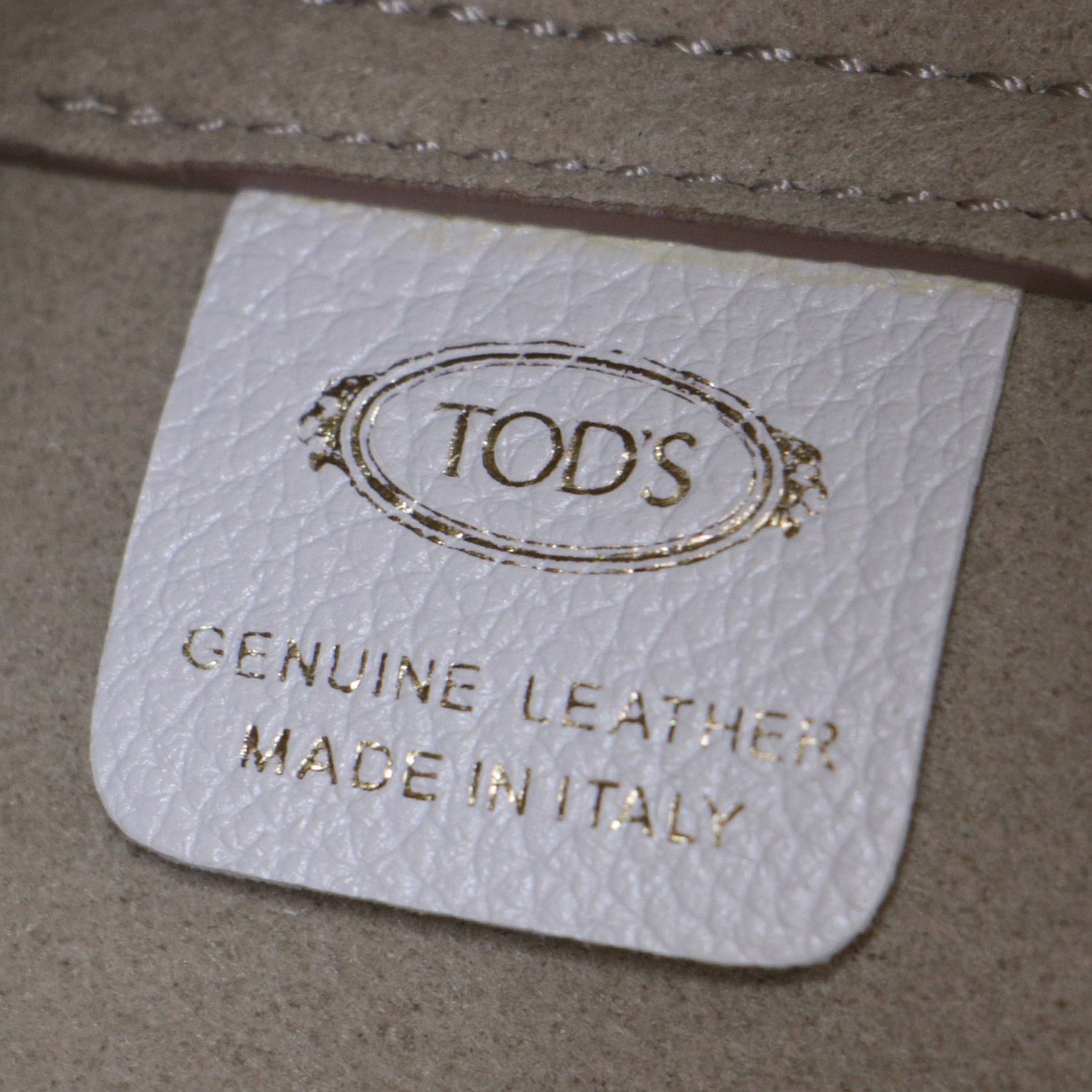 【美品】TOD'S 牛革 ショルダーバッグ　ホワイト 美品 TODS トッズ バッグ ショルダーバッグ カバン 22春夏