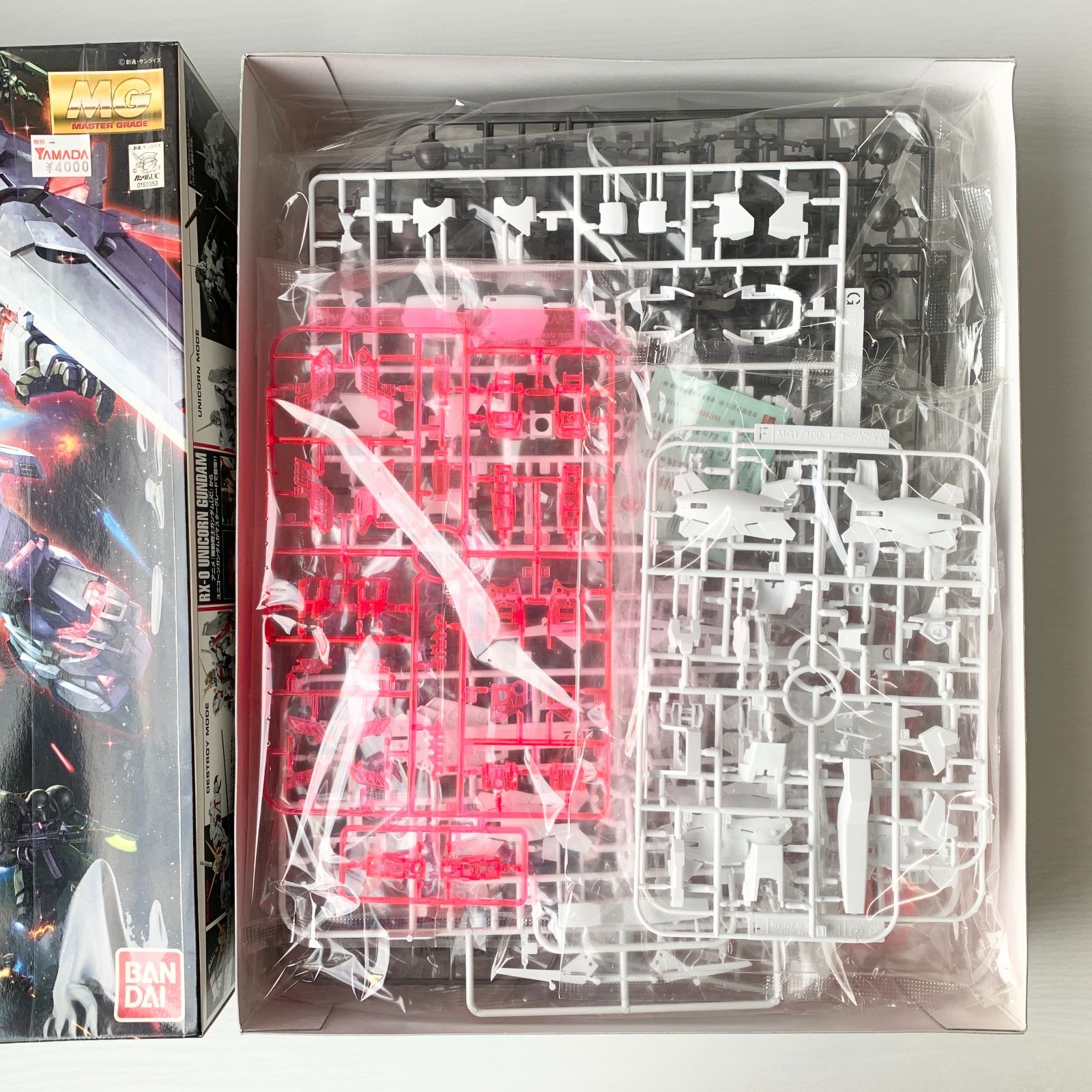 未組立 MG RX-O ユニコーンガンダム 1/100 フル・サイコフレーム