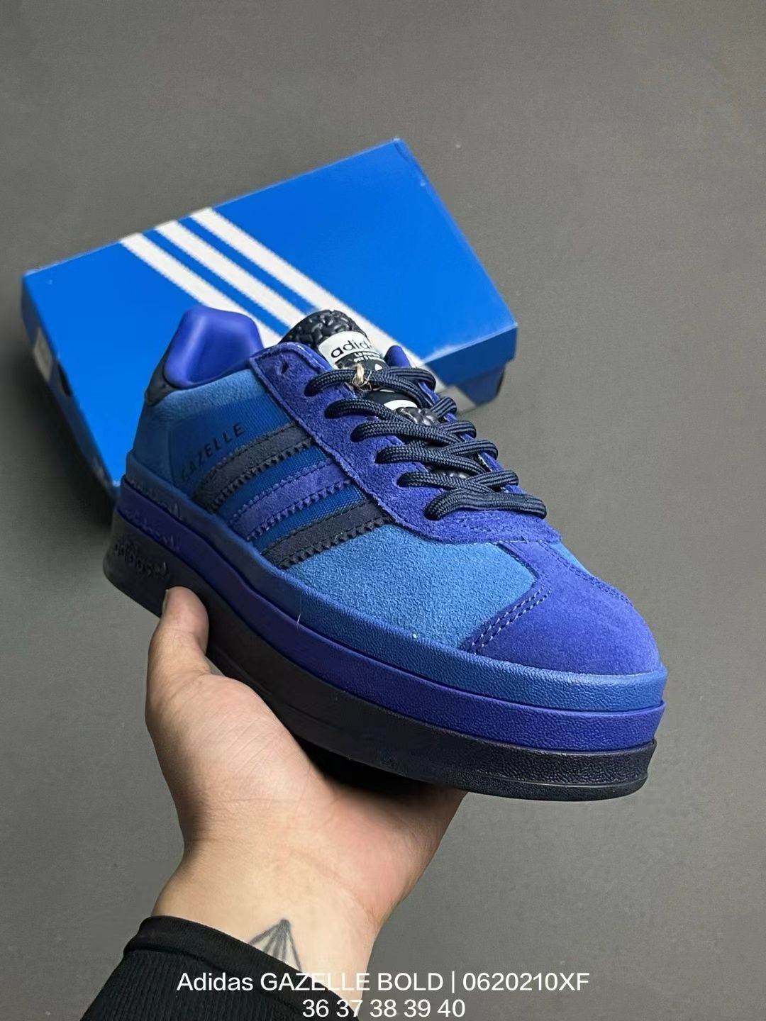 新品未使用 adidas GAZELLE BOLD W