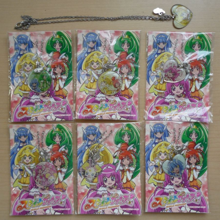 メルカリshops スマイルプリキュア ネックレス7点セット 内1点は台紙等無し