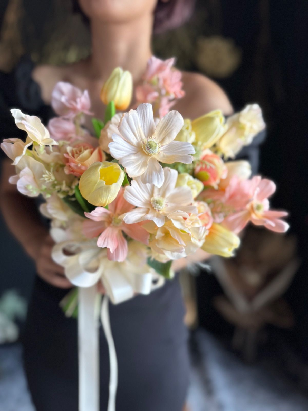 アウトレット サーモンピンクチューリップ×コスモスクラッチブーケ