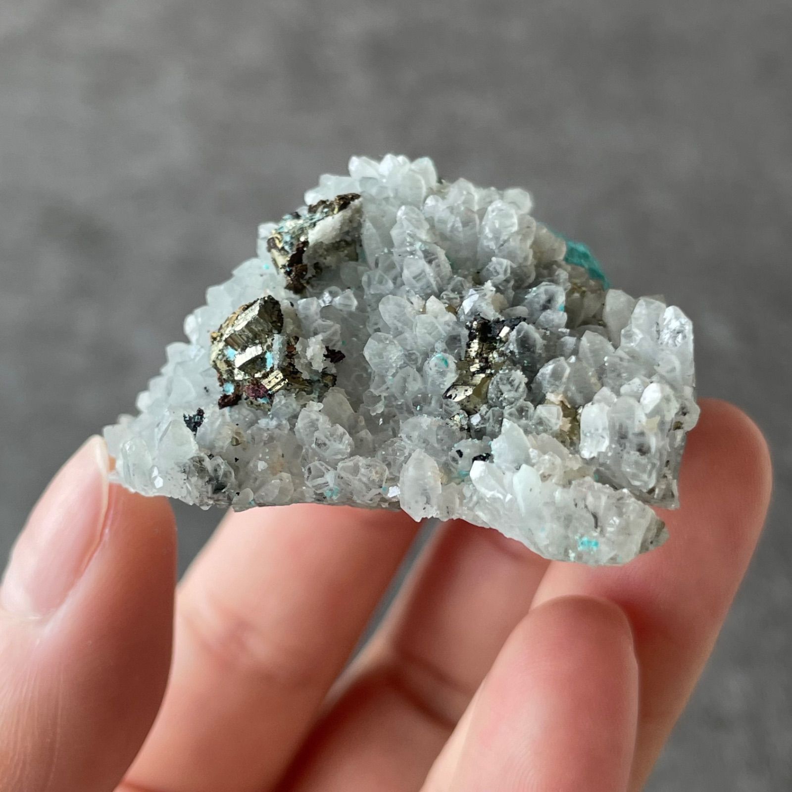 天然石　クリソコラ　エピドート　パイライト　共生　ポイント　906 天然石 クリソコラ エピドート パイライト 共生 ポイント 906