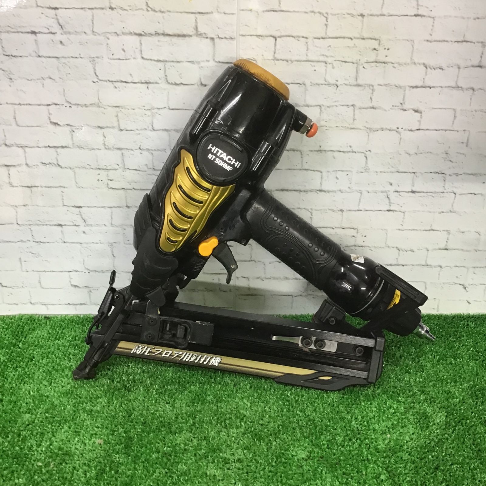 日立工機 HITACHI ヒタチ NT50HMF 高圧フロア用釘打機 ブラッドネイラ【野田愛宕店】【店頭取引限定】【中古】ITNR0MGJTXSY 中古品】 ハイコーキ(HIKOKI ※旧:日立工機) 高圧フロア用釘打ち機