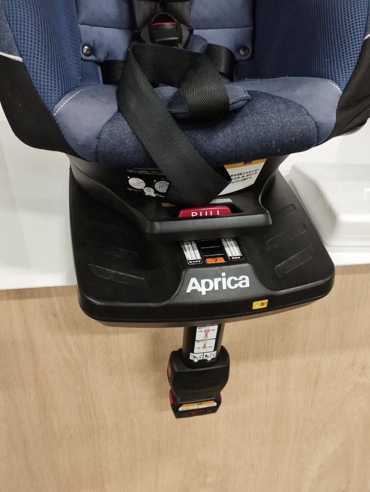 ☆値下げ APRICAクルリラ プレミアム ISOFIXシートベルト両用 - メルカリ