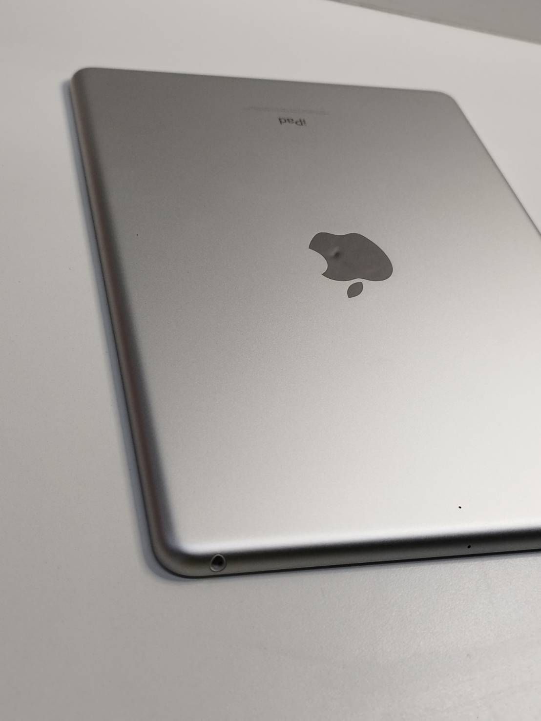 ジャンク】iPad 第6世代/Wi-Fi/128GB/A1893〈MR7K2J/A〉 - メルカリ