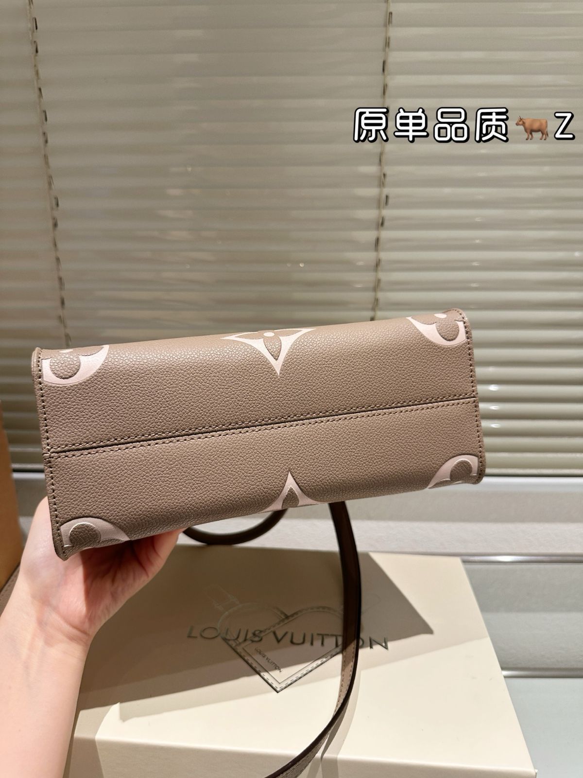 今日特価】LV Onthego 25cm ルイヴィトン オンザゴ 25 センチ 圧