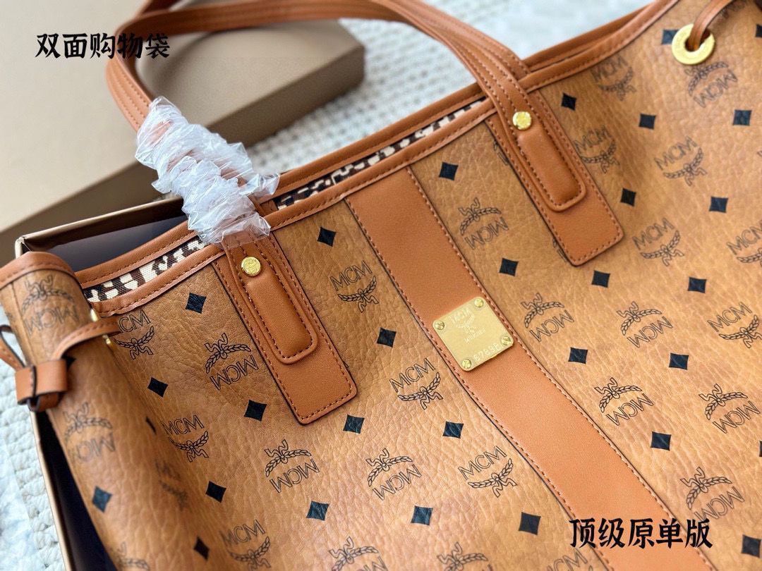 今日特価】MCM Double-Sided Shopping Bag ダブルサイド