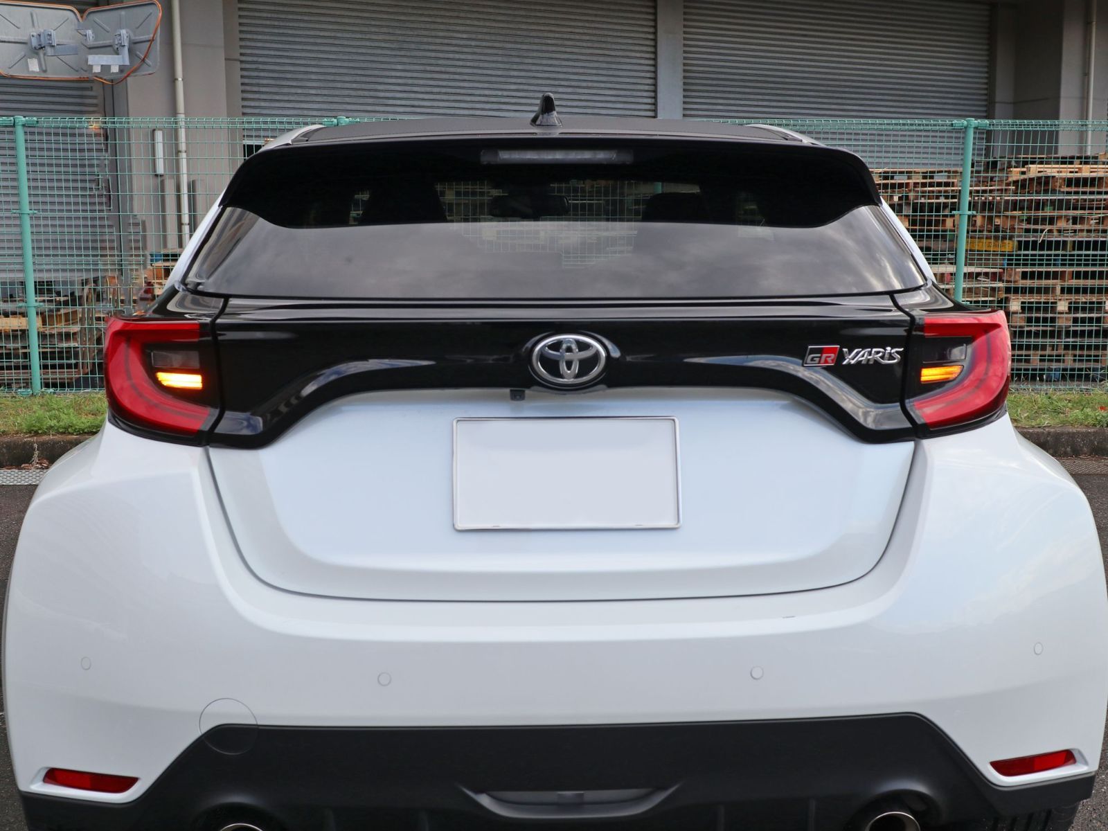 Tint+カット済み GRヤリス 前期 テールランプ スモークフィルム(Type2：LEDテール用) GXPA16/MXPA12 yaris mxpa12 gxpa16 gr