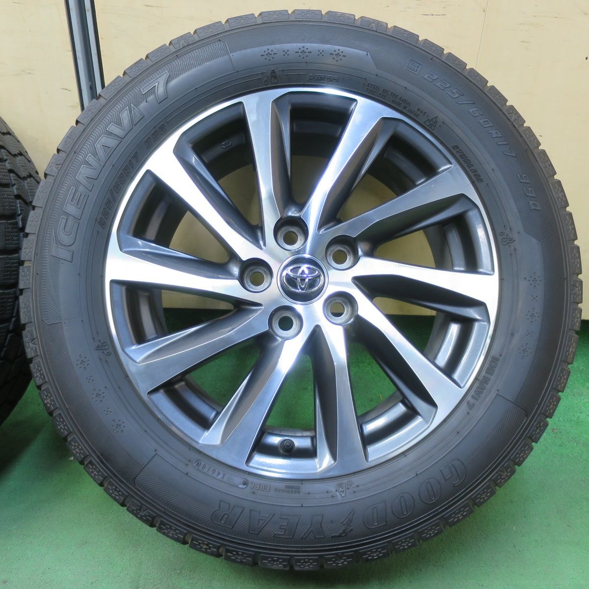 走行3，000キロ】30系後期アルファード ブリヂストンスタッドレス17