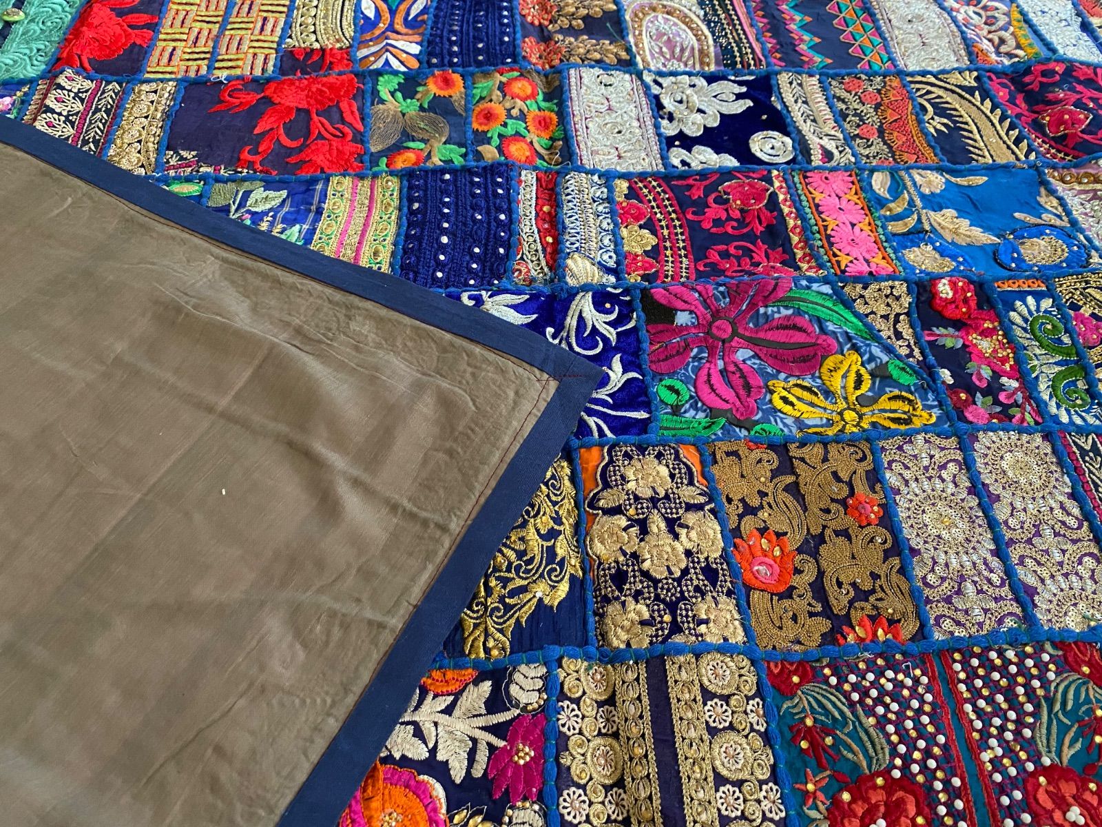 カンバディア ネイビー パッチワーク インド 手仕事 インド刺繍 - メルカリ