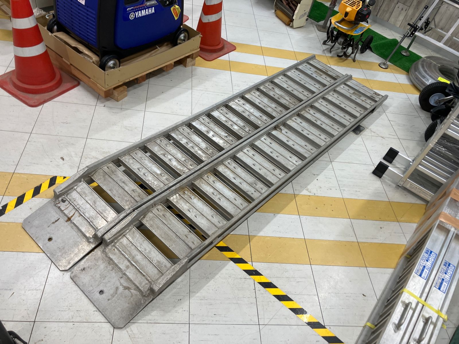 サイズ 送料含む 品 昭和 ＳＢＡＧ型ブリッジ２個１組 全長260cm 有効幅30cm アクトツール富山店 草