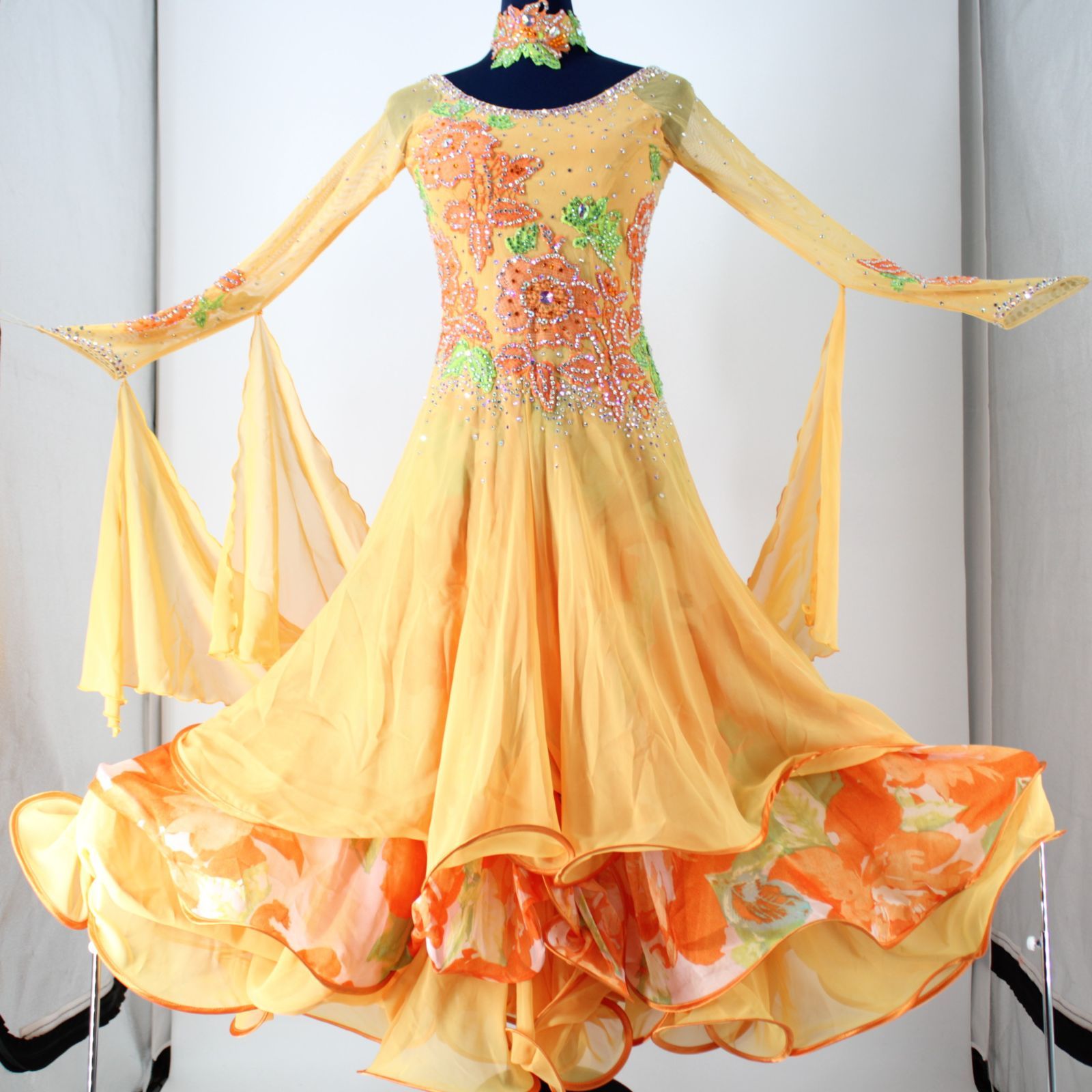 美品 社交ダンス衣装】ワンピース ドレス leirena チョーカー フロート