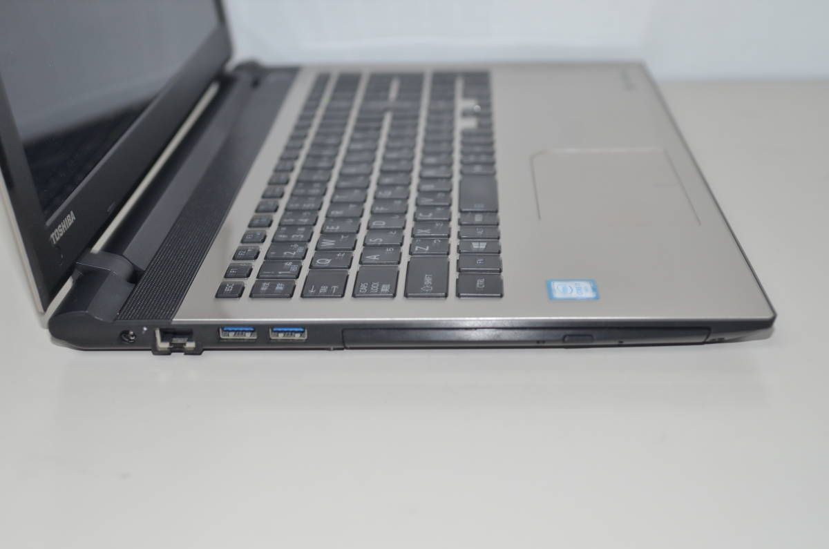 東芝 AZ85/UG 爆速SSD512GB/メモリ8GB