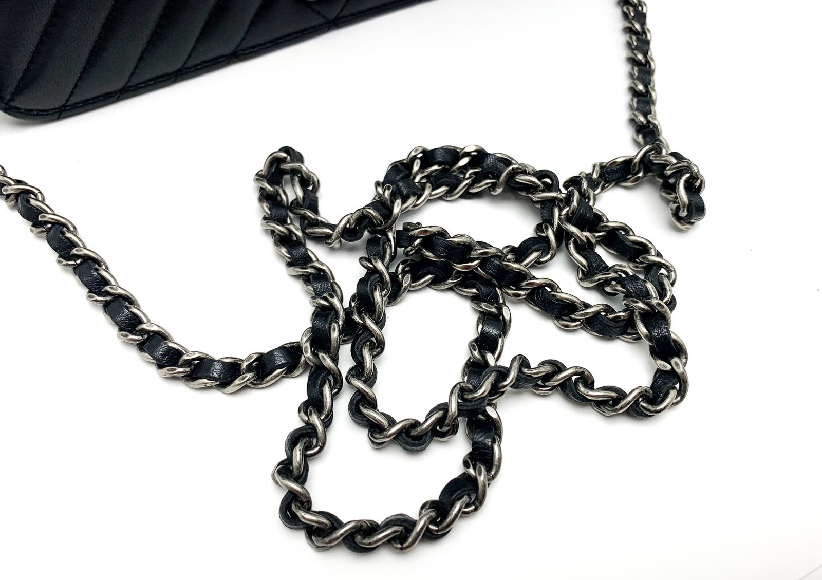 CHANEL シャネル ボーイシャネル ラムスキン チェーンウォレット
