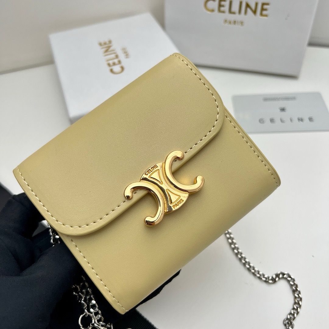 【CELINE】 国内即発 ☆トリオンフ チェーンウォレット☆ CELINE☆チェーンウォレット トリオンフ カーフスキン☆関税込み