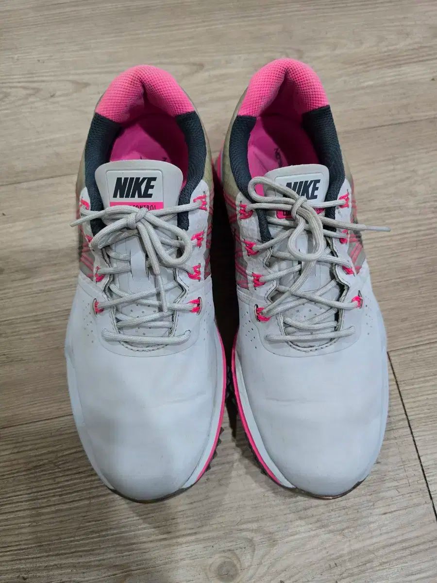 NIKE ナイキ