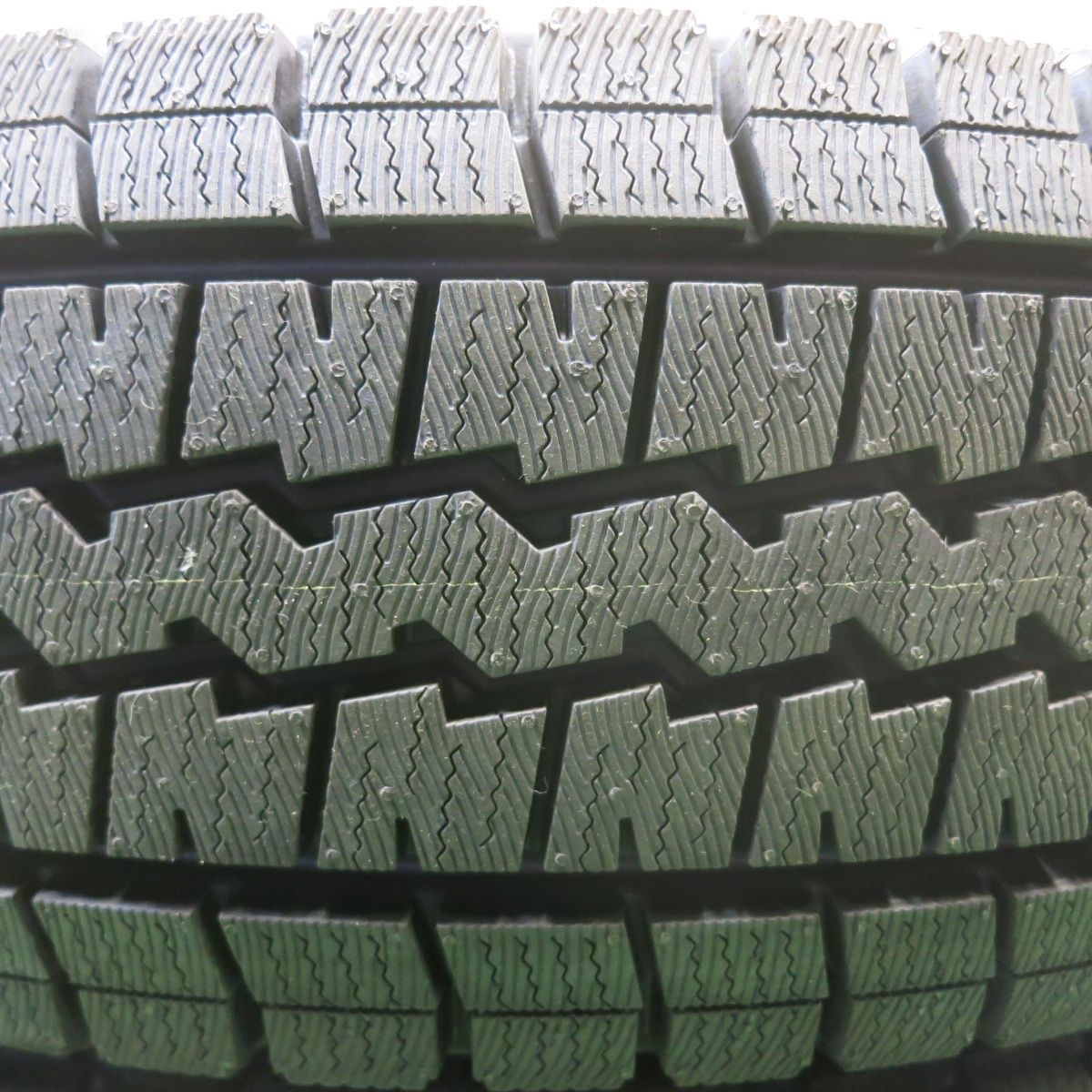 未使用！24年☆スタッドレス 195/80R15 107/105L ダンロップ 