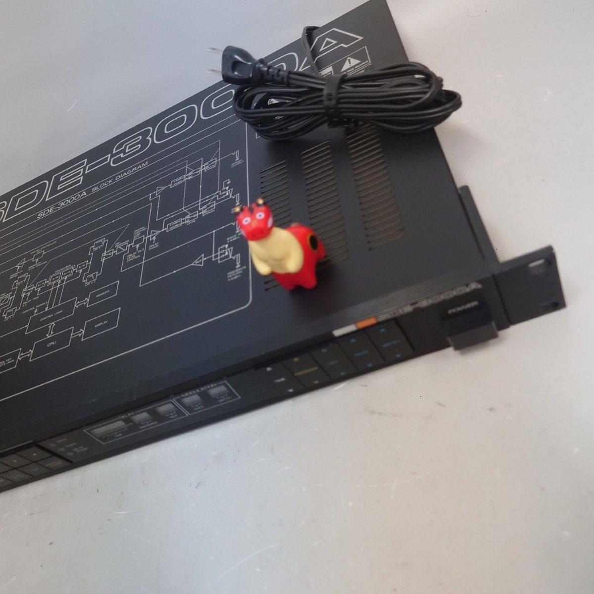 動作品 Roland SDE-3000A デジタルディレイ 本体 電源ケーブル付 送料無料 ラックエフェクター ローランド z-2257