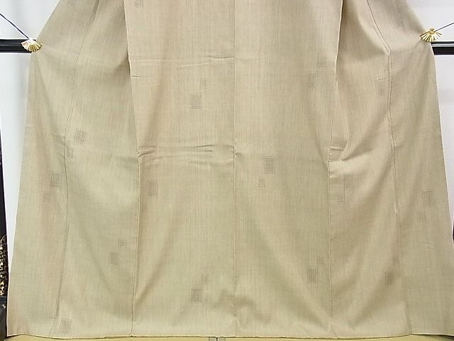 平和屋本店●希少　本場結城紬　重要無形文化財　野村半平　100亀甲　飛び亀甲柄　色紙文　白橡色地　証紙付き　逸品　DZAA1021kh4 平和屋本店○希少 本場結城紬 重要無形文化財 野村半平 100亀甲 飛び