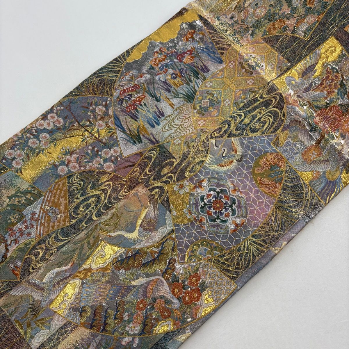 西陣あさぎ 壱阡八百口織 全通 丸帯 伝承国宝図 プラチナ本金箔 正絹 Q570 西陣あさぎ】 特選西陣織丸帯 壱阡八佰口織 プラチナ本金箔 ≪御