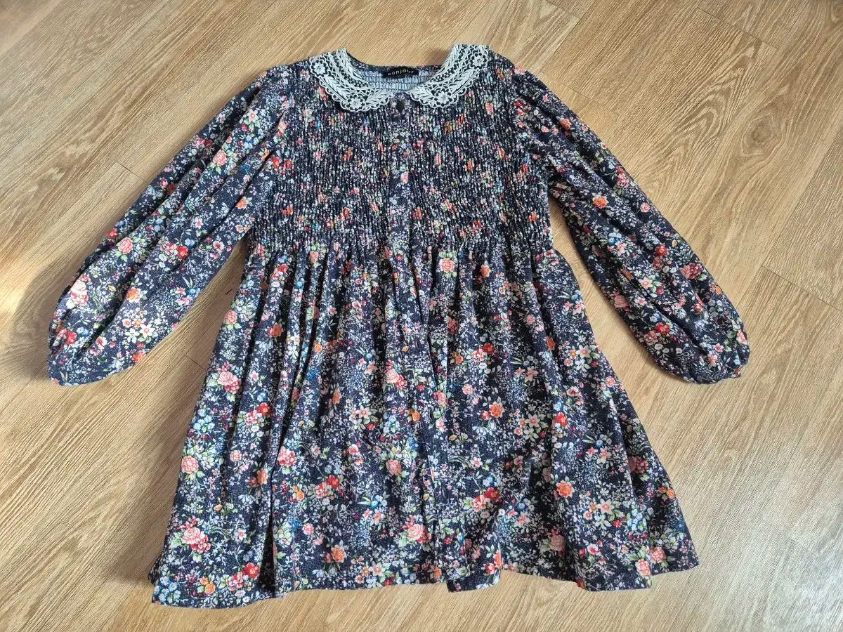 【雷市場（ポンジャン）商品韓国直送】 ボンジュールダイアリー ブラックフラワーチュニック 10y