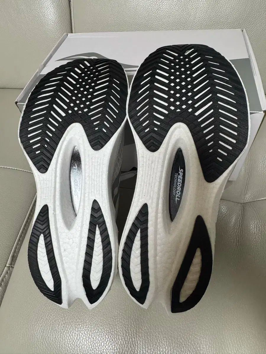 Saucony