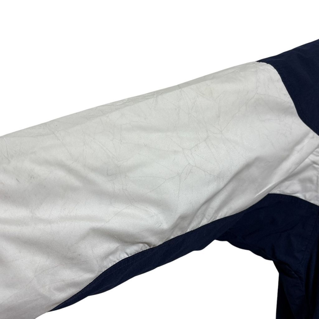 ロゴ刺繡 中綿入りアノラックパーカー