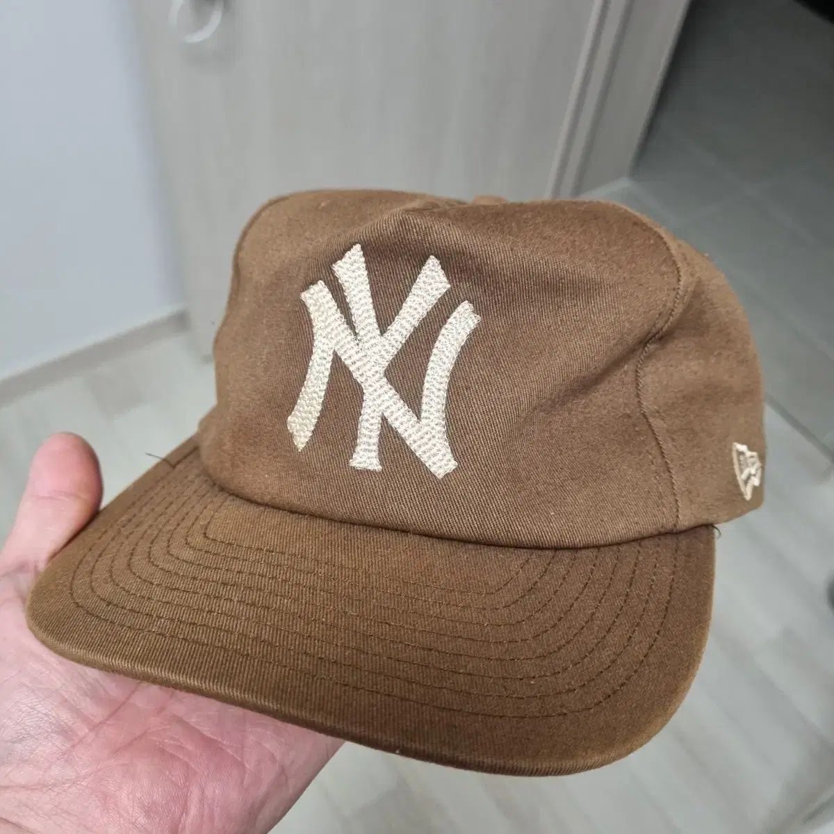 月曜席 ヤンキース スナップバック ブラウン 59FIFTY Tri-Tone Brown