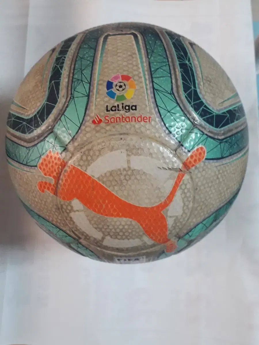 Puma サッカーボール5号球　ラリーガ公式球 PUMA プーマ オービタ ラリーガ 1 FIFA QUALITY PRO 5号球