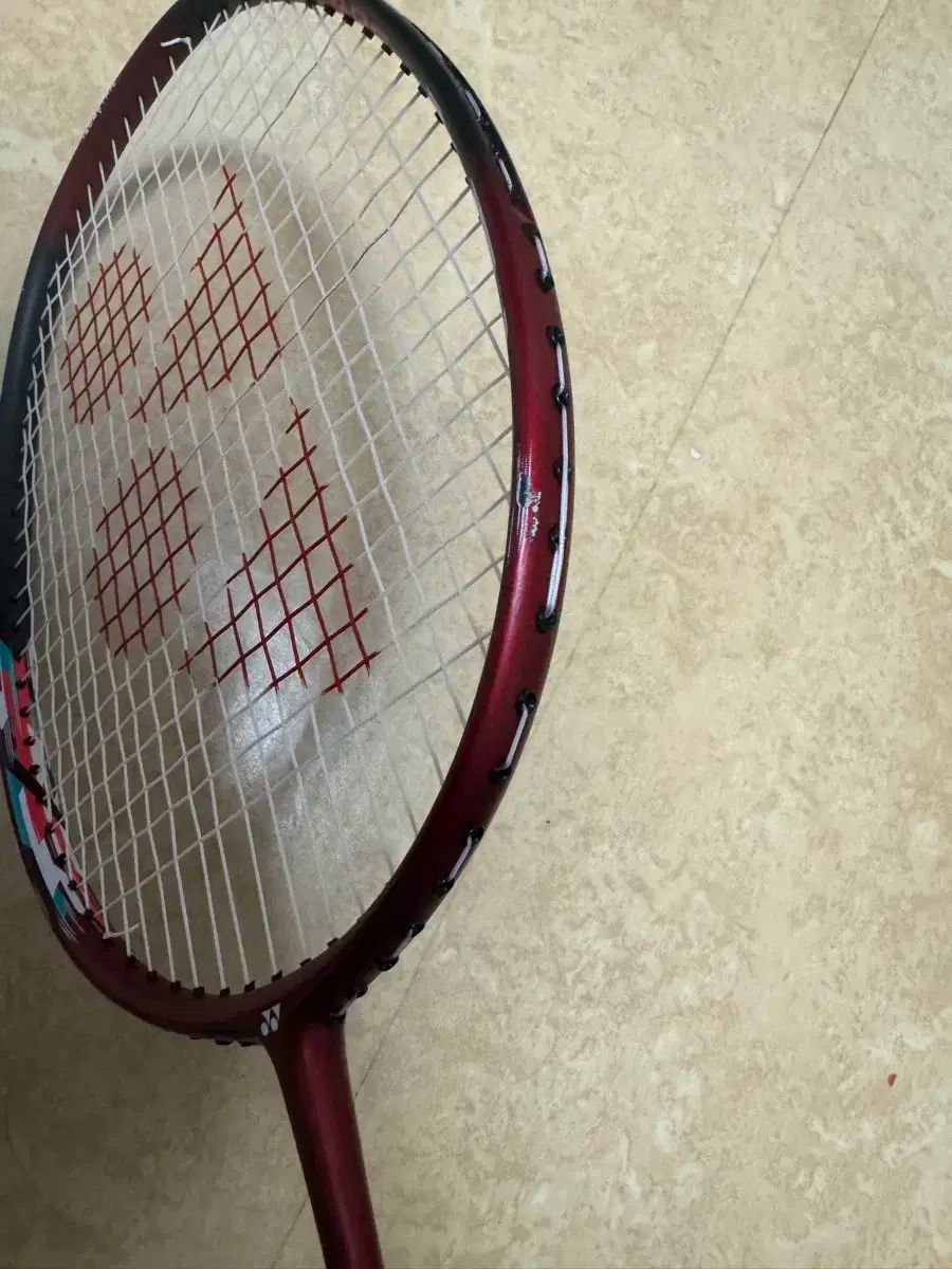 YONEX
