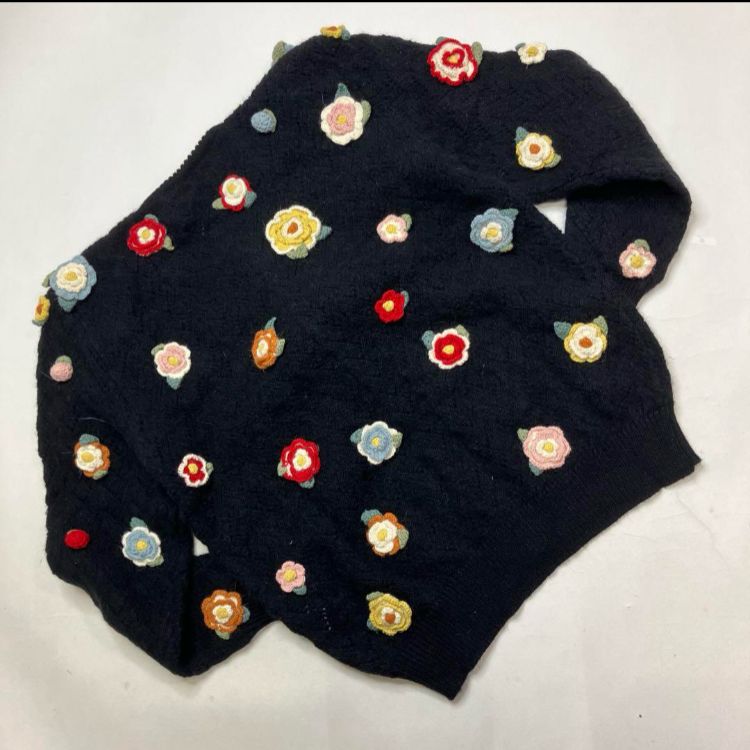 カラフルお花モチーフ使い ニットカーディガン
