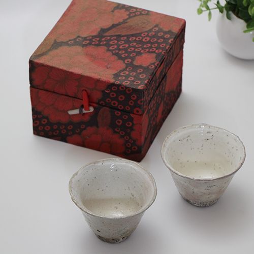 常滑焼　伊藤雄志　茶碗 常滑焼伊藤雄志作塩釉粉引茶碗無傷共箱。