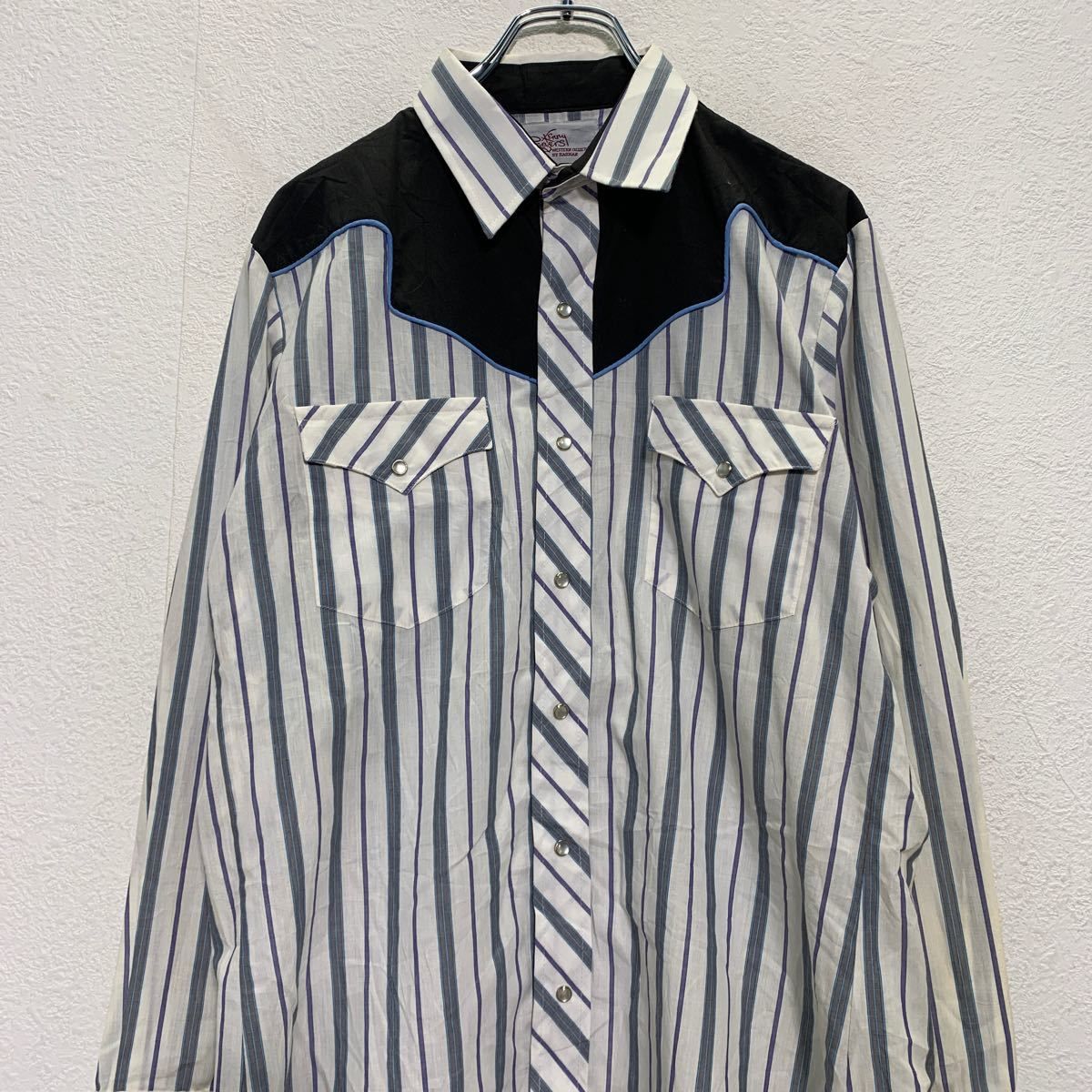 USA輸入古着 KARMAN ストライプウエスタンシャツ 水色 メンズM相当 KARMAN 長袖 ストライプ ウエスタンシャツ 34 L ホワイト ブラック グレー アメリカ製 スナップボタン 古着卸 アメリカ仕入  a601-6668