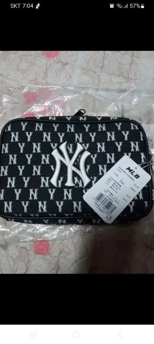 MLB■Mini Cross Bag■送料込 Buy MLB Bags Online, July 2025 | Shopee Singapore